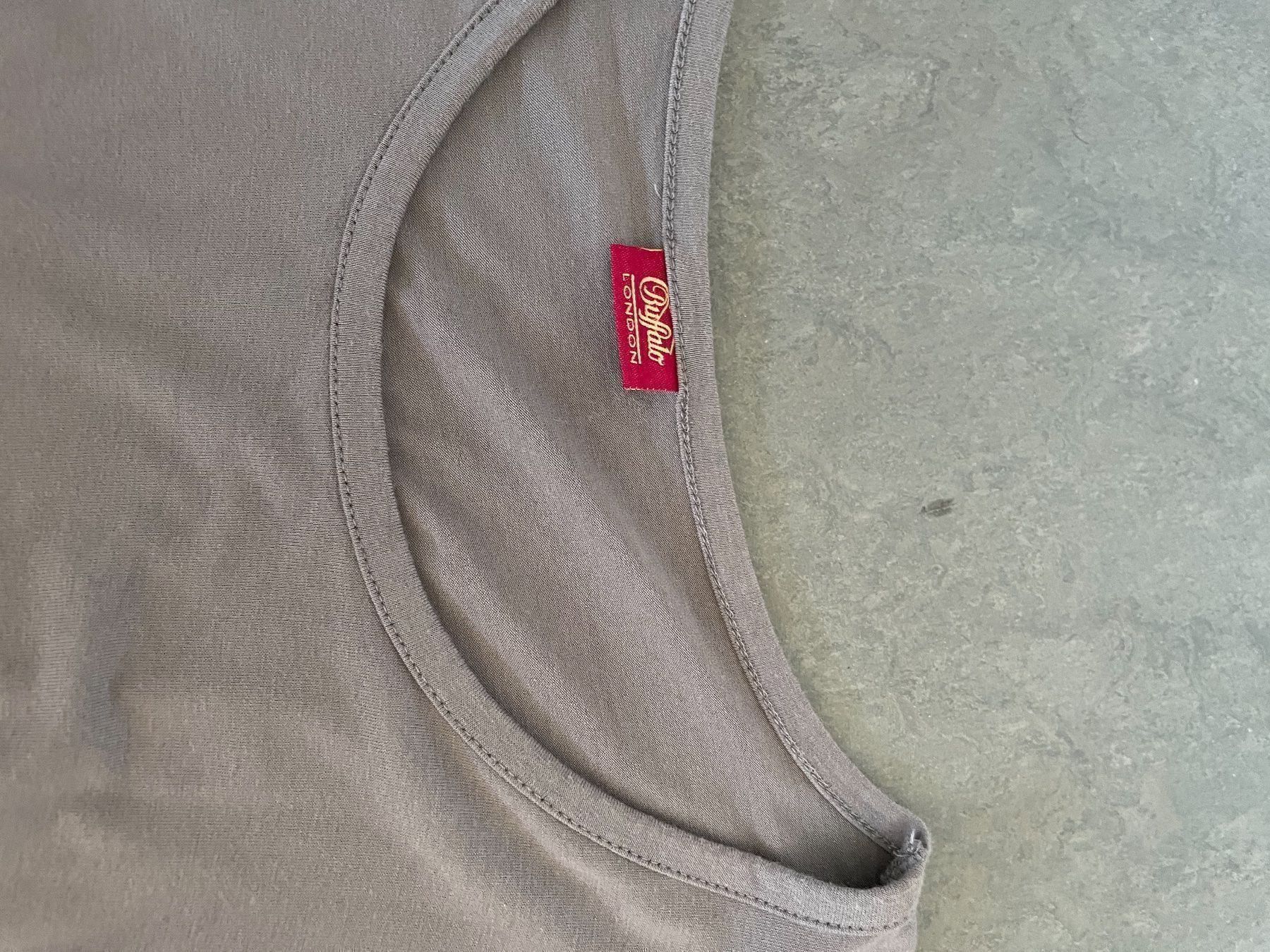 T-shirt: T-shirt – Usato da Zürich venduto da Ivona3 2