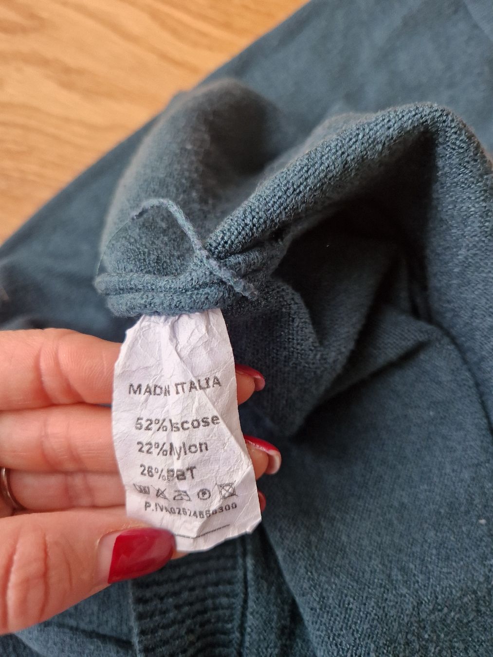 Maglioni & Felpe: Wunderschöner oversize Pullover mit Fransen – Usato da Eschenbach SG venduto da SanFranciscoCalifornia 1