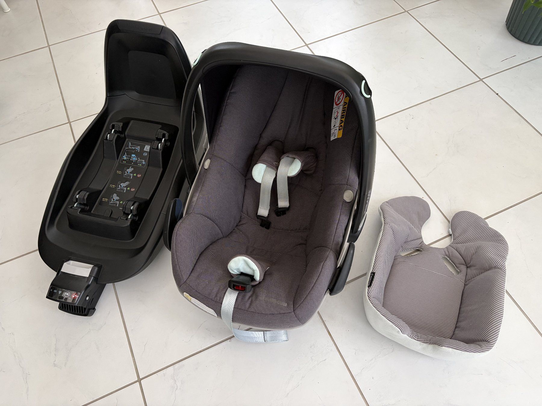 Maxi-Cosi Sièges auto: Maxi-cosi Pebble Plus I-Size mit Isofix – D'occasion à Embrach par polgacsa