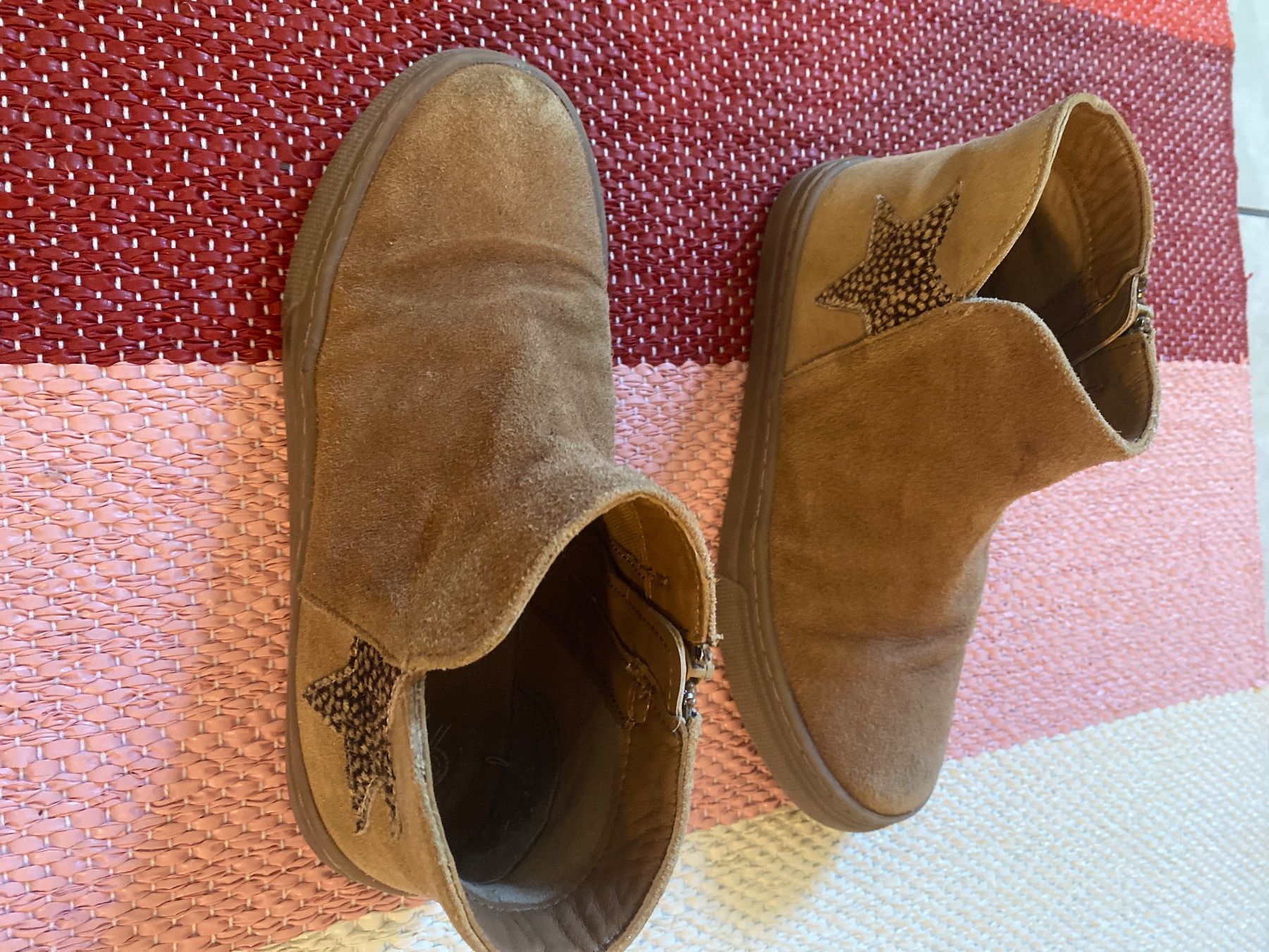 Schuhe für Jungen: Wildlederschuhe 36 – Gebraucht aus Schaffhausen von Choliday