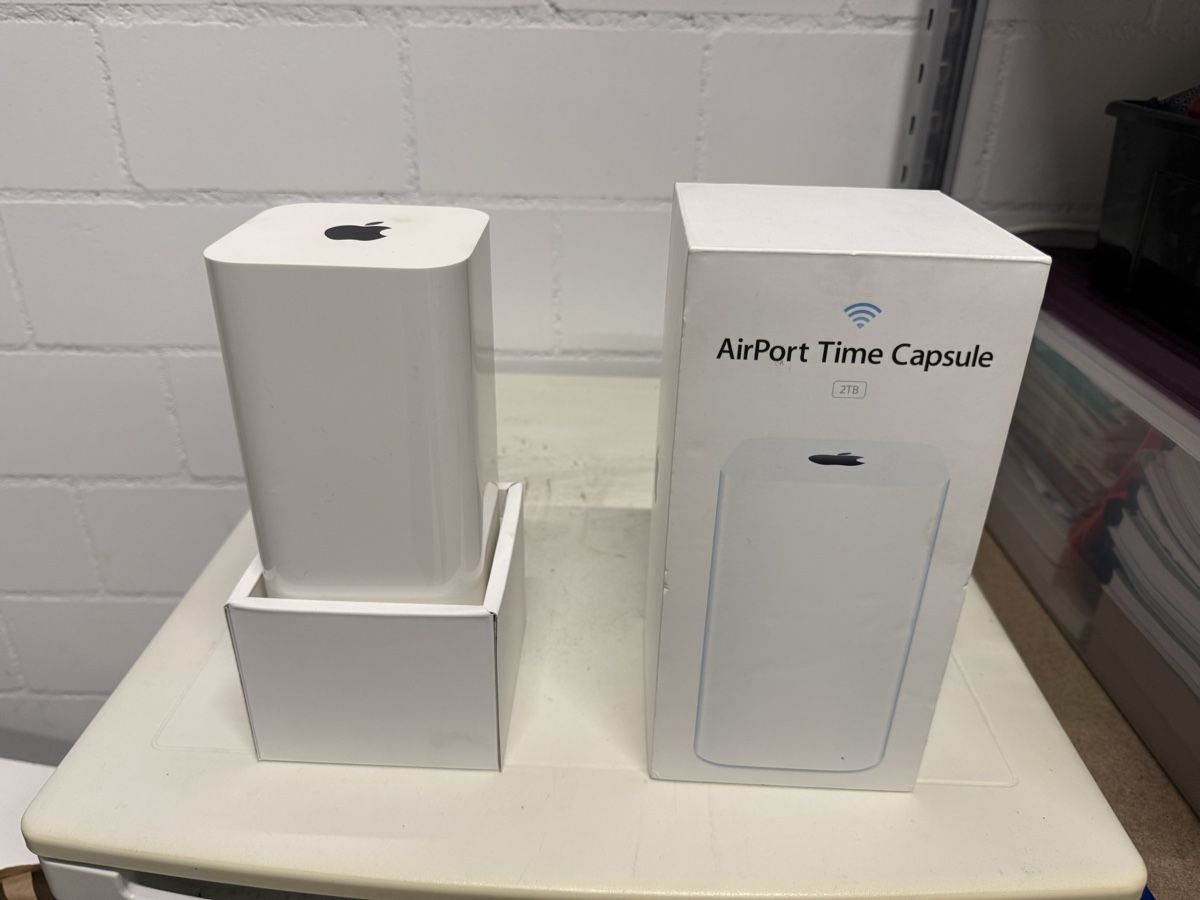 Apple Dischi rigidi: Apple Airport Time Capsule 2 TB – Usato da Sirnach venduto da Goforit2001