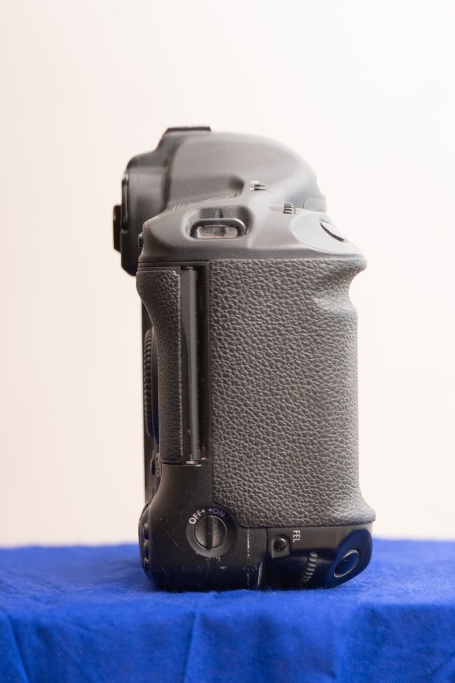 Canon Fotocamera: Canon EOS-1 DS Mark II Digital – Usato da Beromünster venduto da foto-x 2