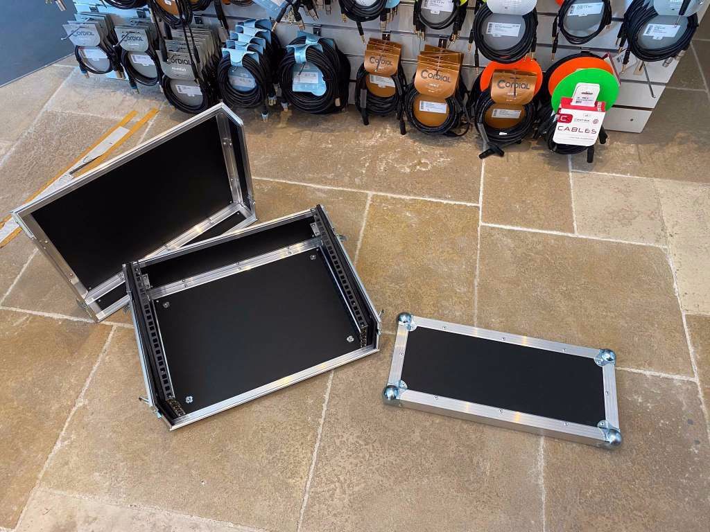 Altri accessori: Flightcase pour table de mixage rack 19" 8U neuf – Nuovo (secondo la descrizione) da Gland venduto da musiquegland 1