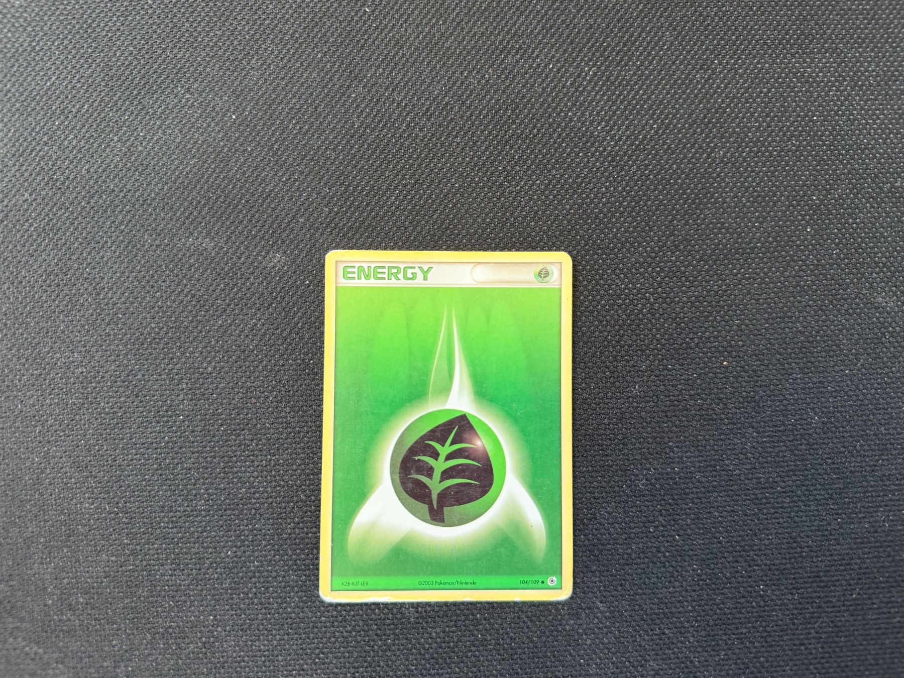 Pokémon Cartes à collectionner: Energy 104/109 – D'occasion à Zürich par mountainwizard00