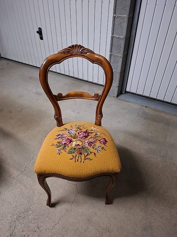 Chaises: 6 Esszimmerstühle / Gobelinbezug / Schnitzerei – D'occasion à naters par yvi1965