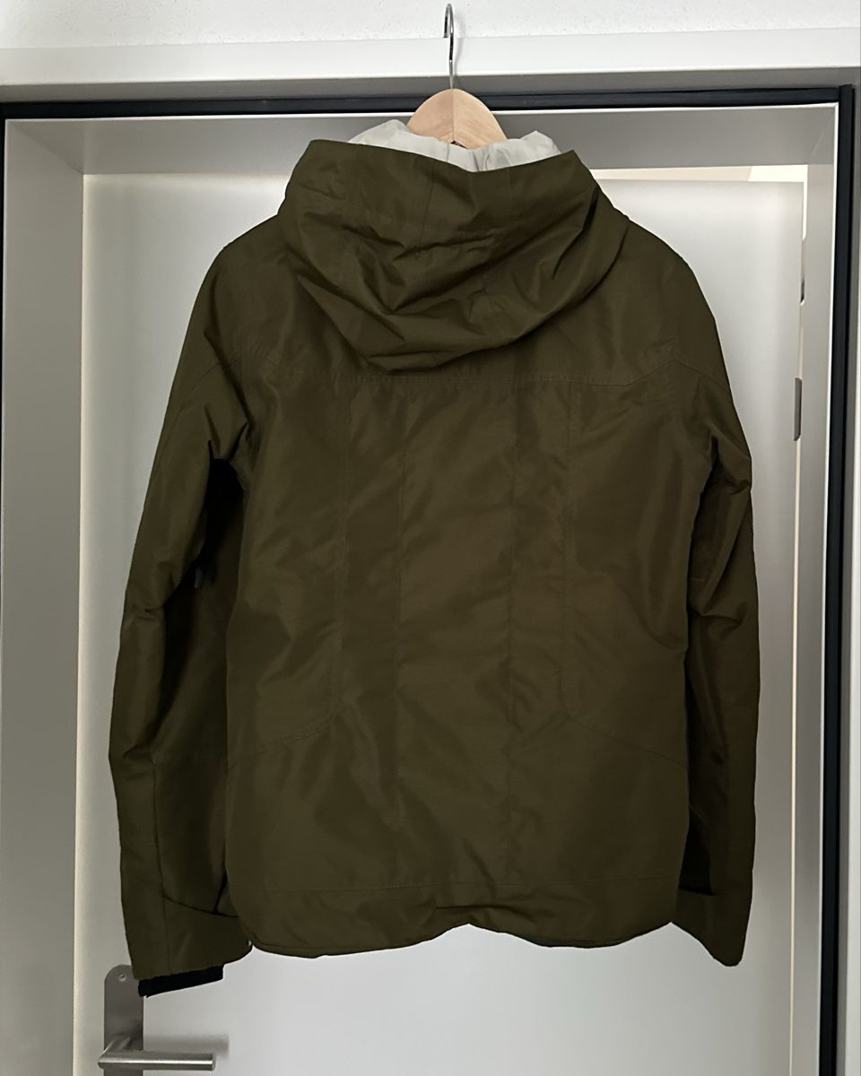 Oakley Lotti di vestiti: Oakley Ski Jacket and Pants Set Size S – Usato da Hombrechtikon venduto da rot_59mr 1