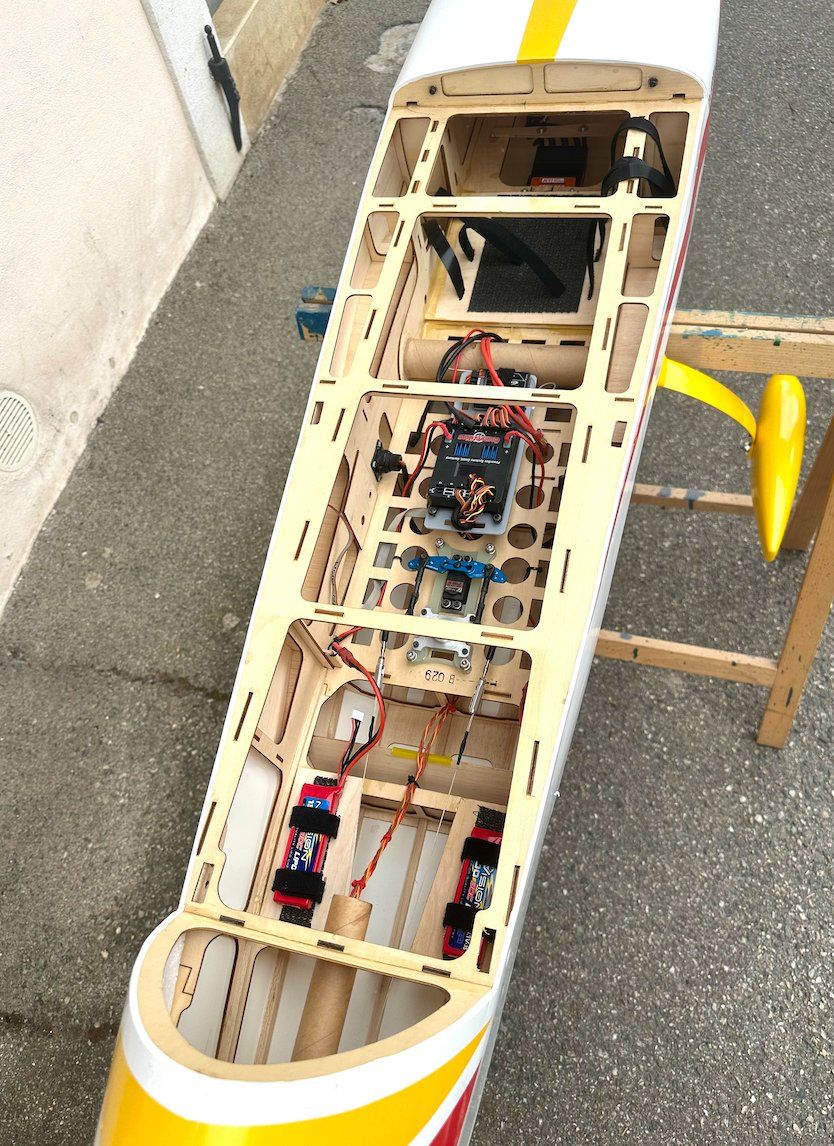 Modellismo RC: PAU - Extra 300sp - 260cm éléctrique – Usato da Trélex venduto da Arnaudyak 6