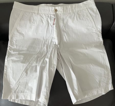 HUGO BOSS - Shorts / Kurze Hose / Sommerhose weiss - Gr. 52
