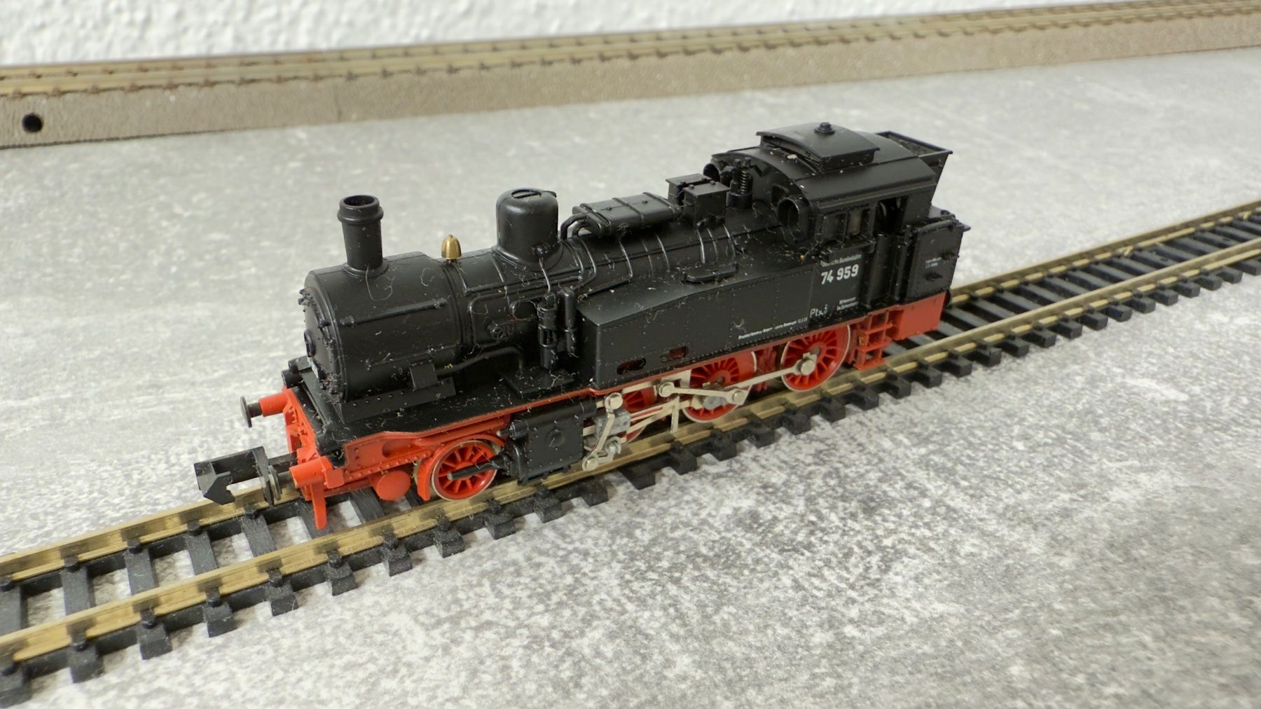 Arnold Modellini di ferrovie: Arnold DB Dampflokomotive 74959 Spur N – Usato da Windlach venduto da Kelebra