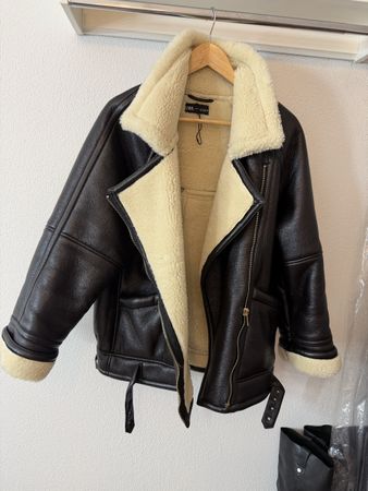 Jacke von Zara in Schwarz, Grösse M, neuwertig