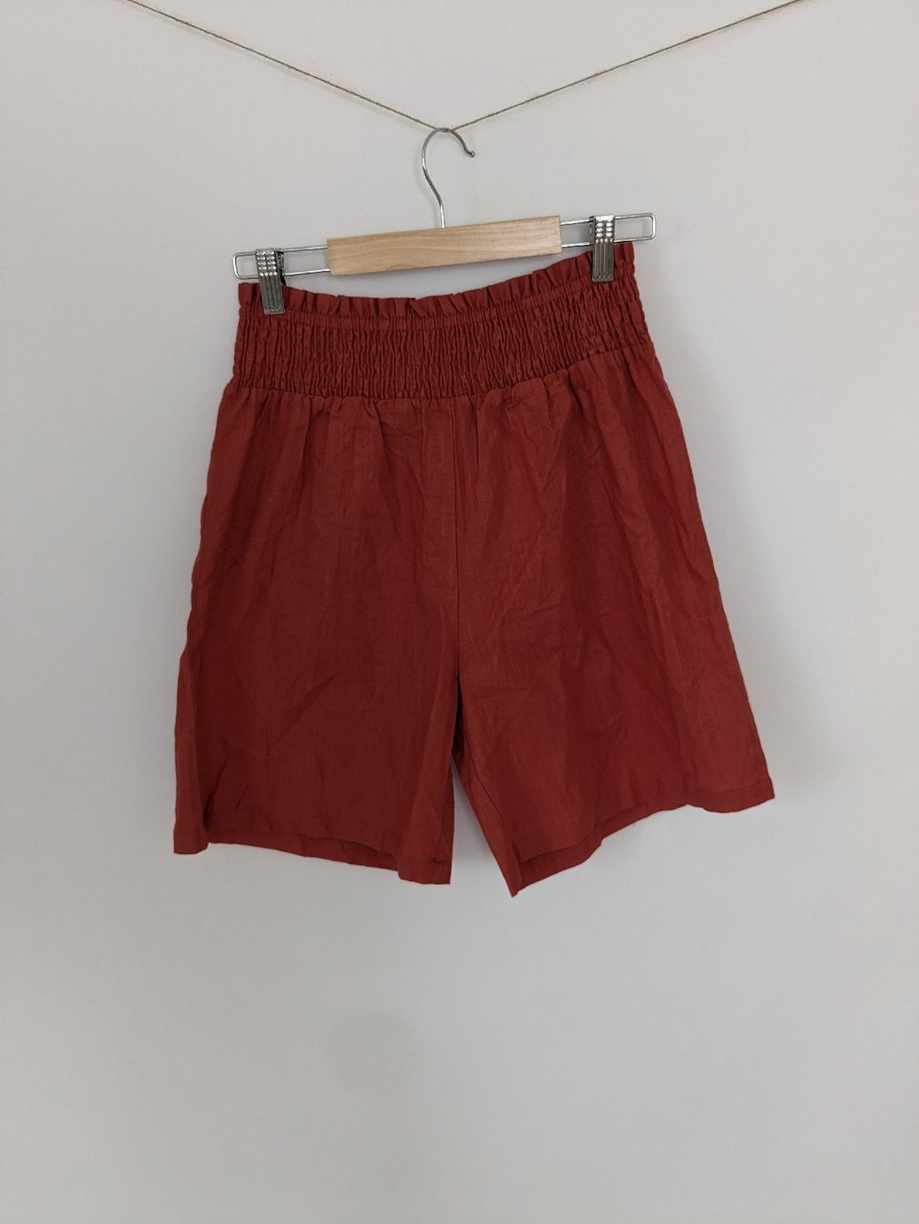 Pantaloni: Kurze Hose rot Grösse S , Shein – Usato da Rorschach venduto da olg_5qq2 1