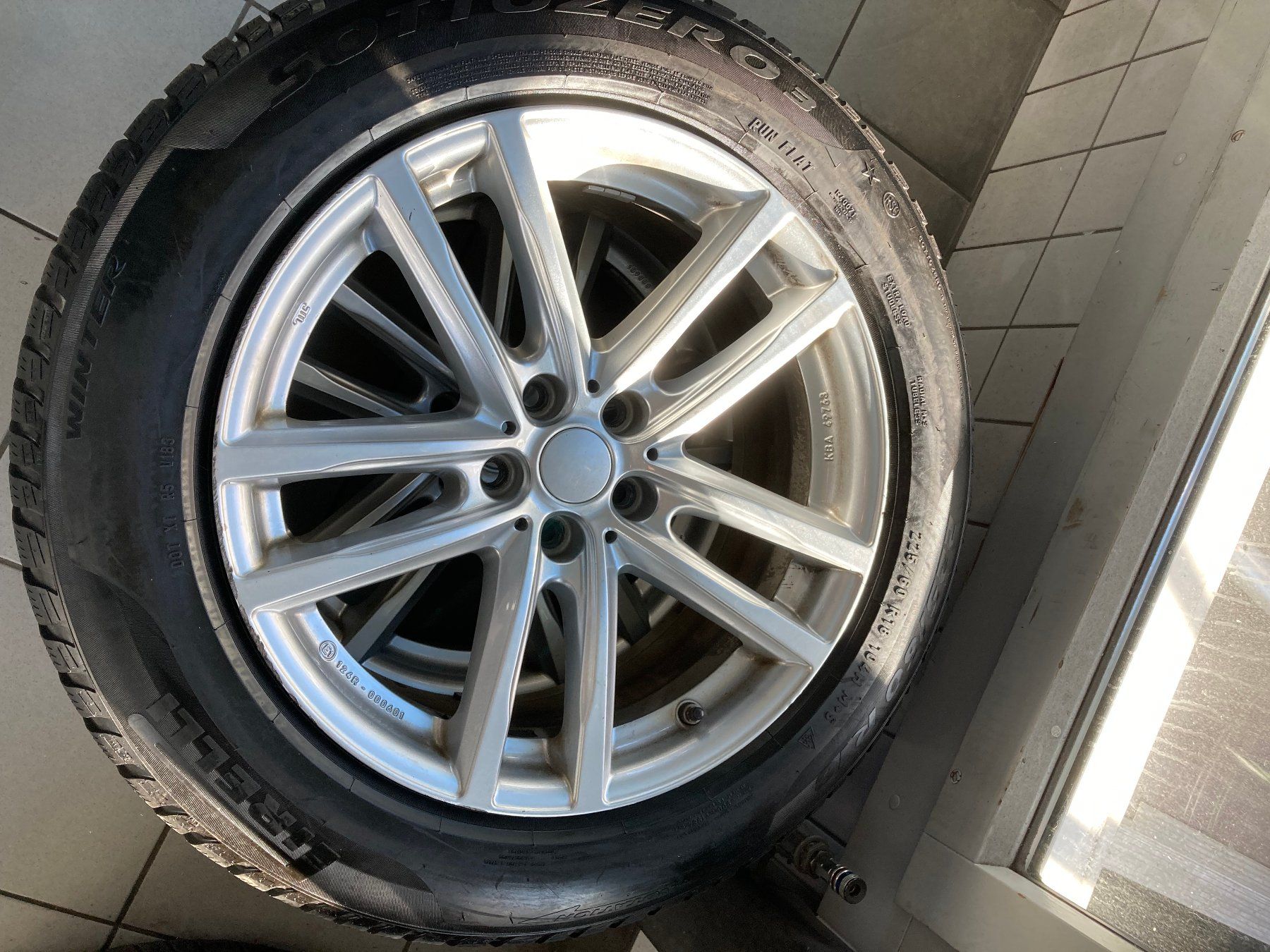BMW Pneumatici & Ruote complete: BMW X3 Winterräder 225/60R18 – Usato da Cham venduto da WB2223 1