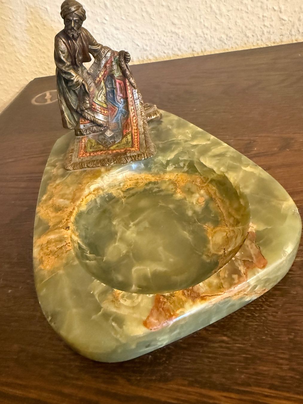 Skulpturen & Statuen: Alte Wienerbronze auf Aschenbecher – Gebraucht aus Glattbrugg von Xena14 1