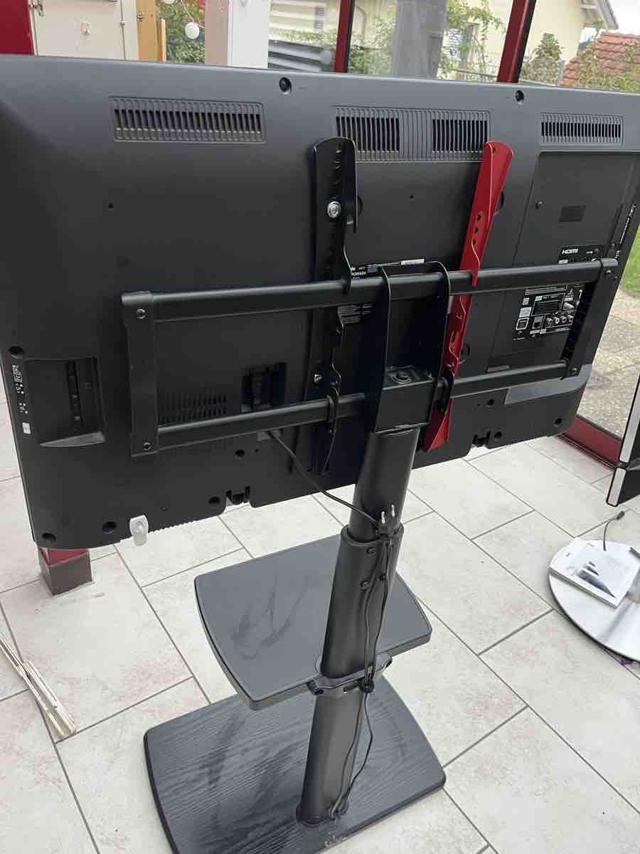 Panasonic Fernseher: Panasonic TV – Gebraucht aus Hinwil von F-DS 2