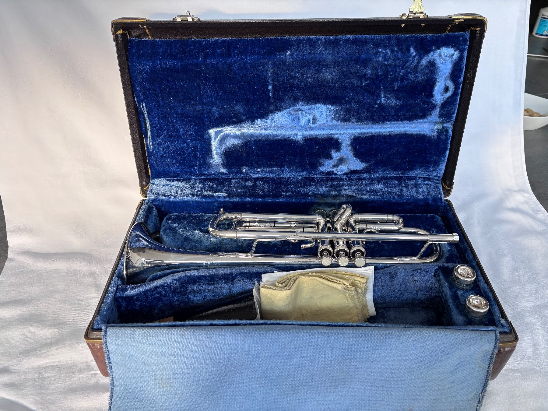 Strumenti musicali: B-Trompete BACH Stradivarius Modell 37 L – Usato da Binningen venduto da Padme 3