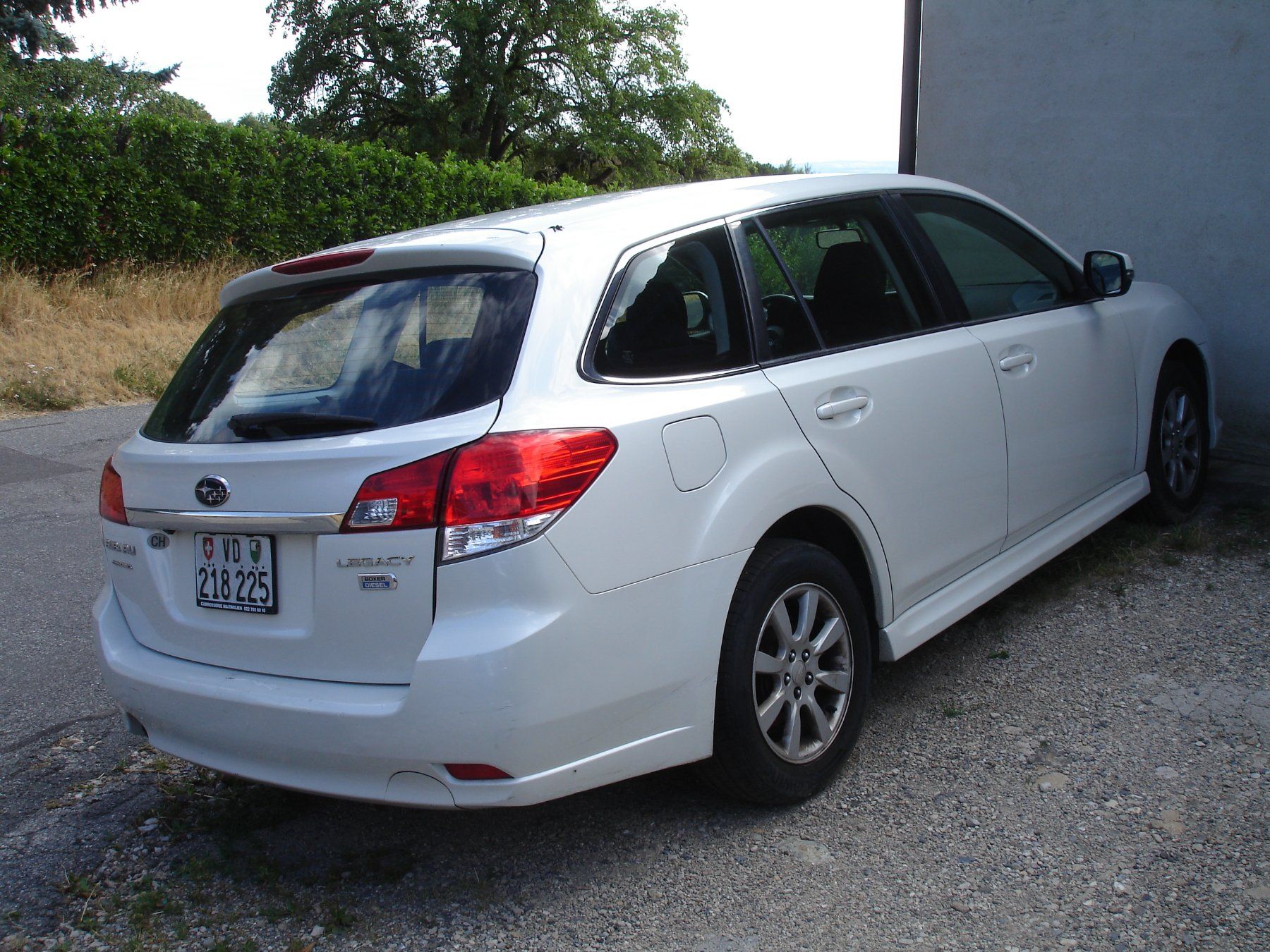Subaru Autos: Subaru Legacy V    2.0 D – Défectueux à La Coudre par Daverney 1