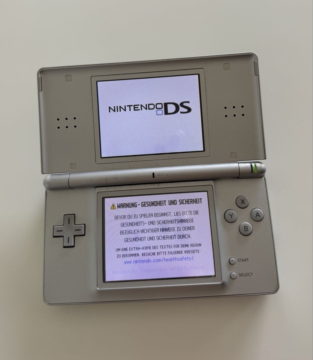 Nintendo Console: Nintendo DS Lite Silber Grau Konsole 2 Spiele – Usato da Füllinsdorf venduto da hae_gt9l 1