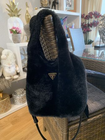 Guess Tasche Kunstfell schwarz top Zustand