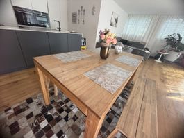 Esstisch aus Eichenholz mit Bänken guter Zustand