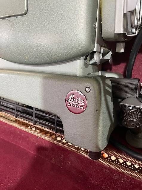 Pellicole: Leitz Diaprojektor inkl Koffer – Usato da Neuhausen am Rheinfall venduto da galleria13 2