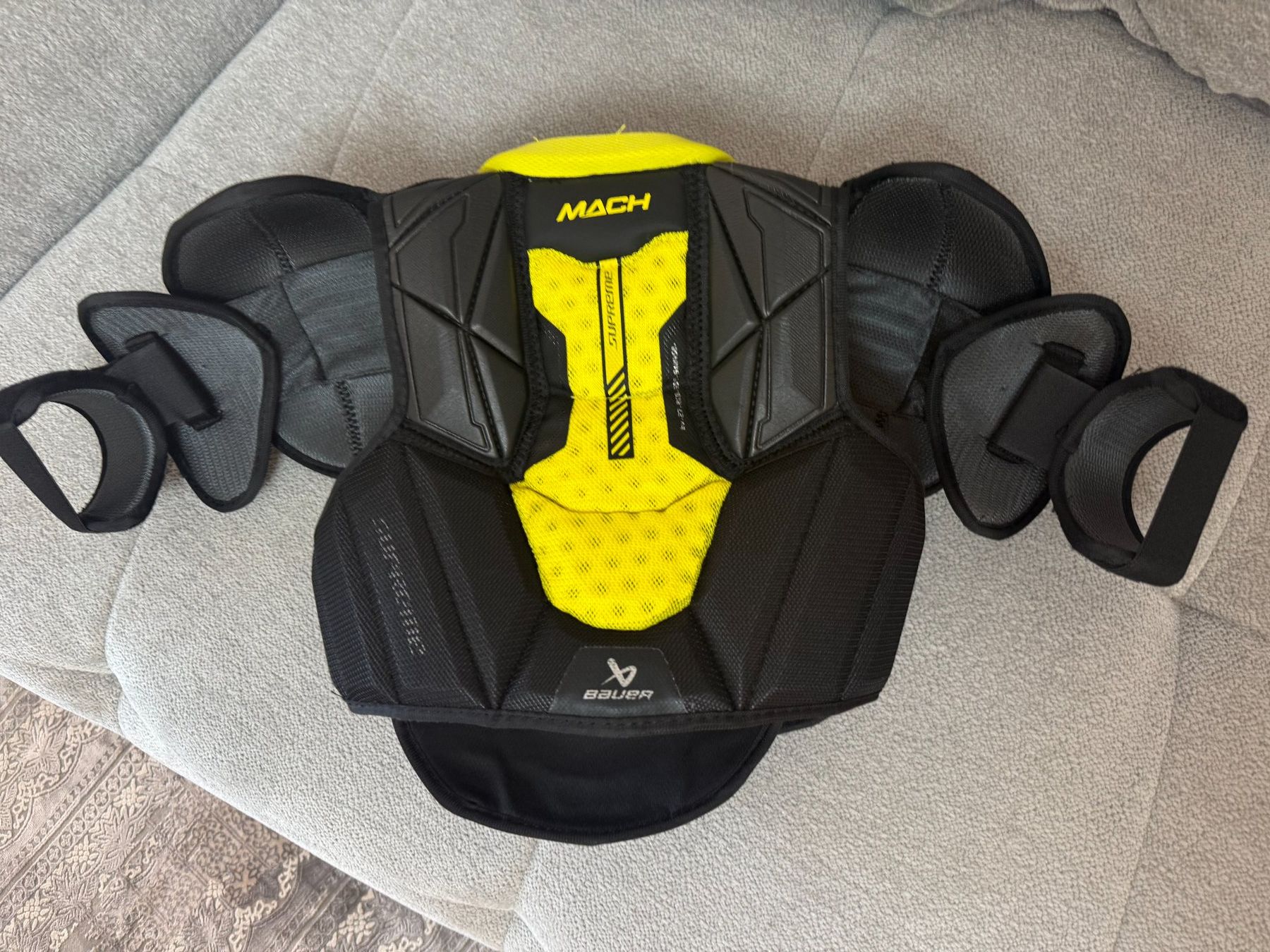 Bauer Schutz & Schoner: Schulterschutz Bauer Supreme MACH Junior S – Gebraucht aus Uetikon am See von Goldberg2 2