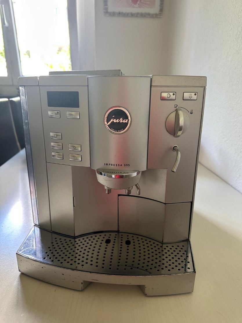 Macchine per caffè & Macchine per espresso: Jura Impressa S95 – Usato da Zürich venduto da bergacker