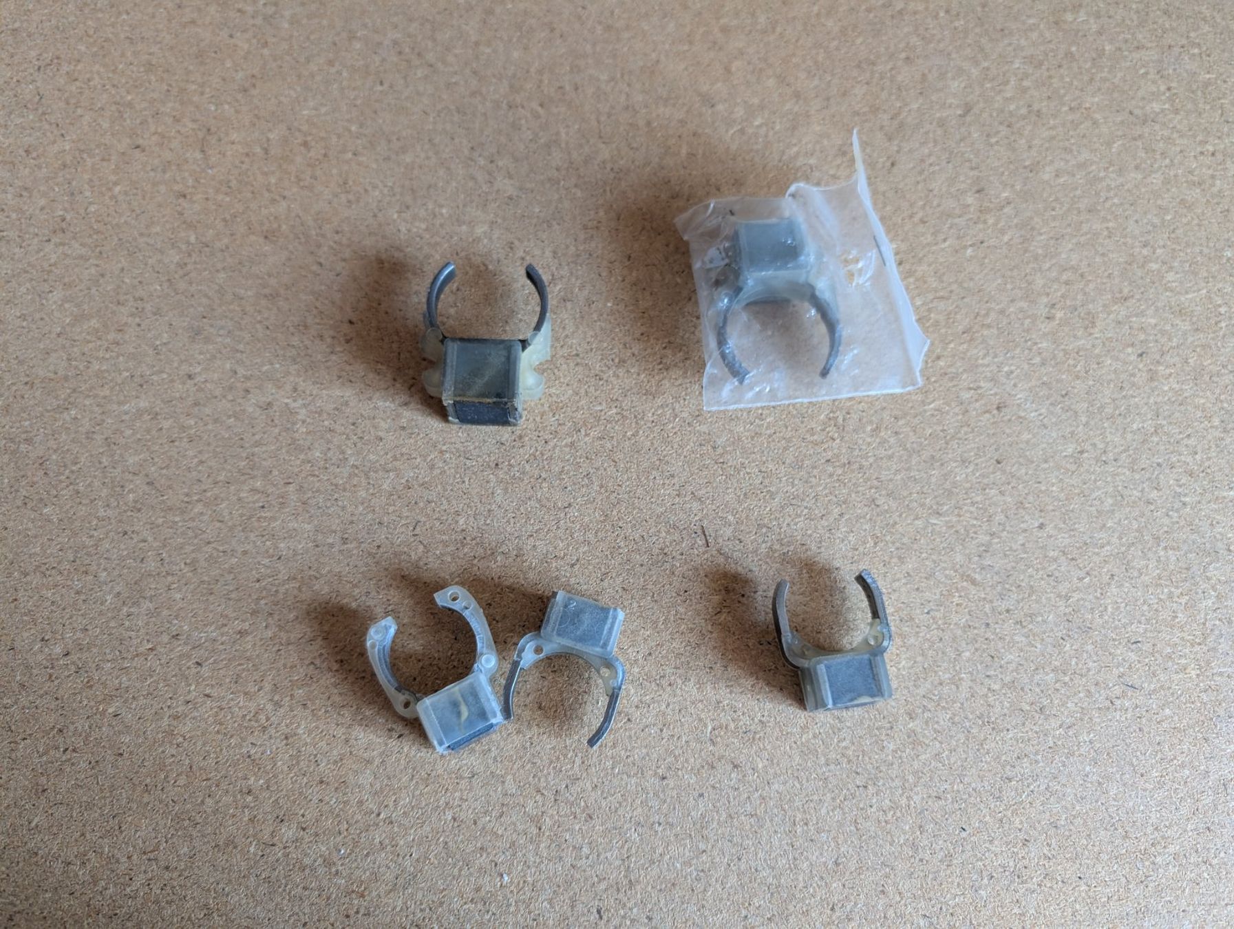 Märklin Modellini di ferrovie: Märklin Permanentmagnet 5 Stück – Nuovo (secondo la descrizione) da Steffisburg venduto da Narzisse