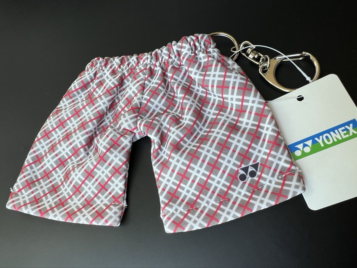Portachiavi: Mini short iconique Yonex Stan Wawrinka – Nuovo e nell'imballaggio originale da Orbe venduto da Watchivore
