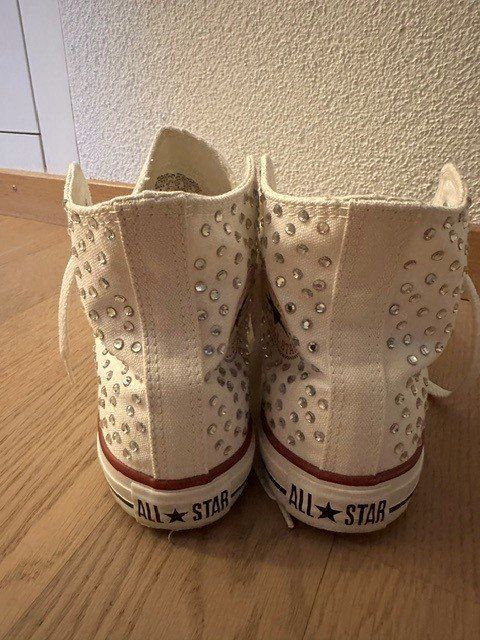 Converse Damenschuhe: Converse weiss mit Strassteinen – Neu (gemäss Beschreibung) aus Wallisellen von vanilla06 2