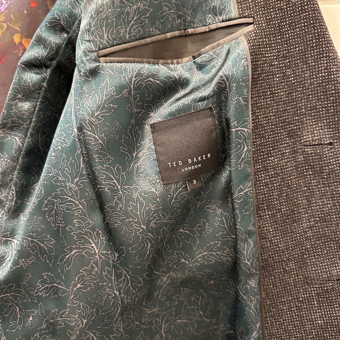 Ted Baker Completi: Ted Baker - Sakko - Gr.3 (L) – Usato da Ittigen venduto da Fabulous_Fab1 5