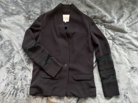 MAJE, Veste noire élégante type Blazer - Manches dentelle 36