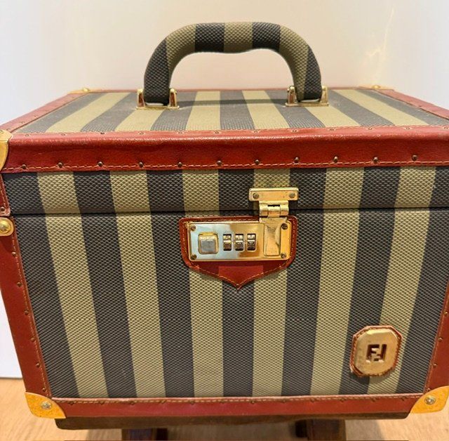 Reisekoffer: Beauty Case – Gebraucht aus Gersau von pandabear01 1