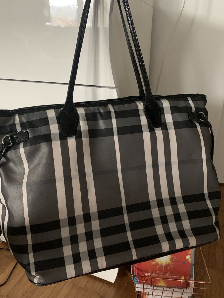 Borse da donna: Burberry tasche – Usato da Zürich venduto da Nikuska32 1