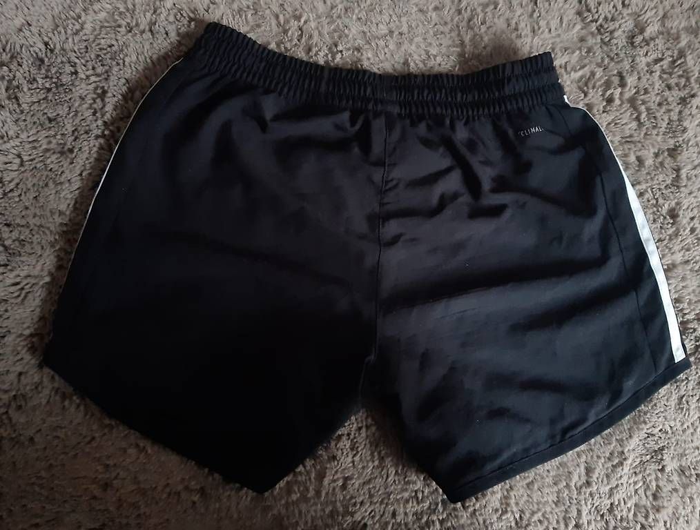Adidas Pantaloni: Adidas Shorts Schwarz – Usato da Nussbaumen AG venduto da Stern666 1