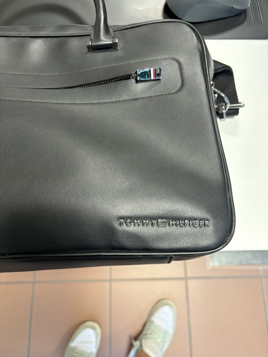 Tommy Hilfiger Borse: Sacoche Thommy Hilfiger – Usato da Chêne-Bougeries venduto da jool 1