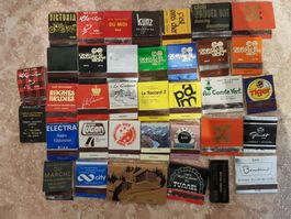 lot d'anciennes pochettes allumettes VS