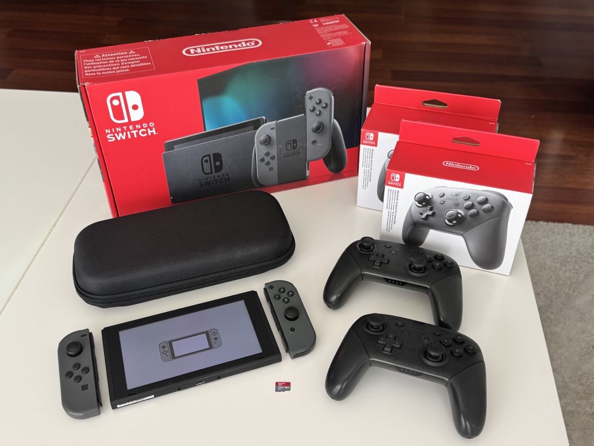 Nintendo Console: Nintendo Switch (V2) Set komplett, 2x Pro Controller, 400GB – Nuovo (secondo la descrizione) da Stansstad venduto da ck1386