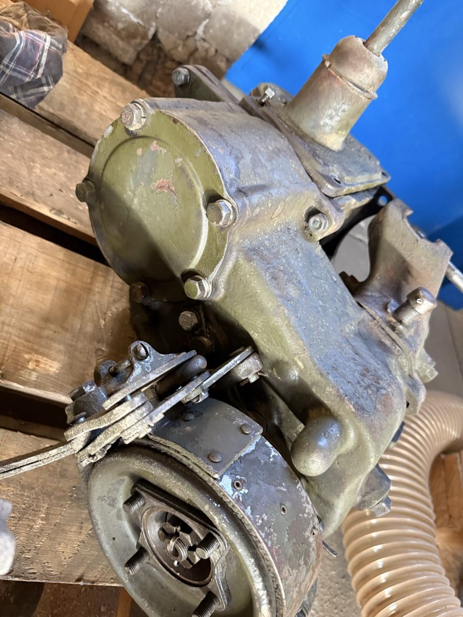 Tutti pezzi di ricambio auto: Jeep Willys Mb  – Usato da Bennwil venduto da Ford5600t 2