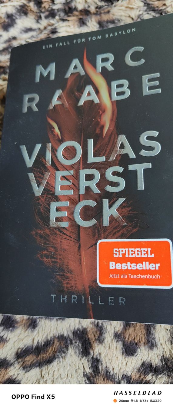 Bücher: Violas Versteck – Gebraucht aus Volken von katz5