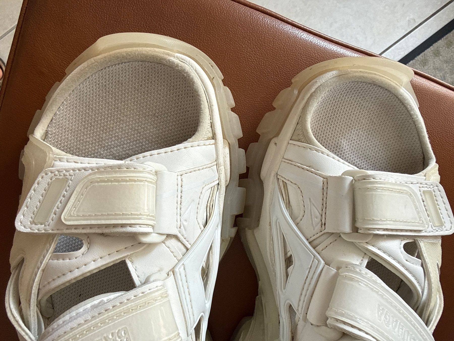 Balenciaga Scarpe da donna: Balenciaga Sandal Strap Clears Grösse 38 – Usato da Lommis venduto da loqi 9