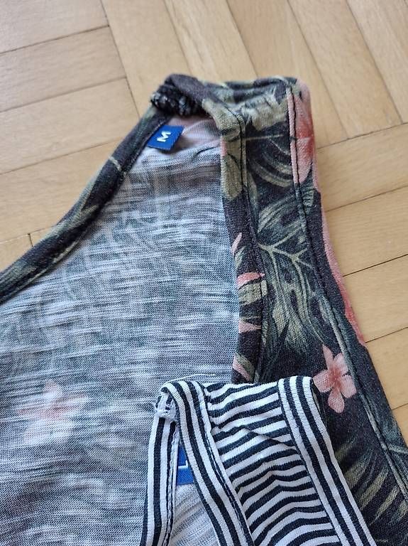 Lotti di vestiti: 2 Badeshorts, 2 Shirts – Usato da Schaffhausen venduto da nguni 1