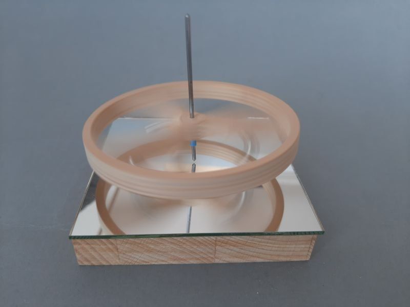 Giocattoli: Kreisel, 10cm, elektrisch. angetrieben – Usato da Oberengstringen venduto da Goldhase01