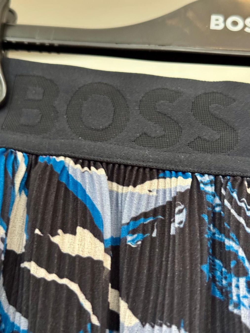Hugo Boss Röcke: Plissee-Rock von Hugo Boss in XS – Gebraucht aus Hergiswil NW von Shintana 3