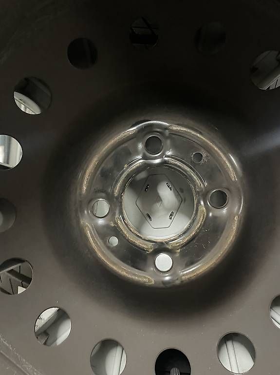 Renault Pneumatici & Ruote complete: 4 roues complètes hiver Renault ou Daci – Usato da Genève venduto da CARLOS-CFO 2