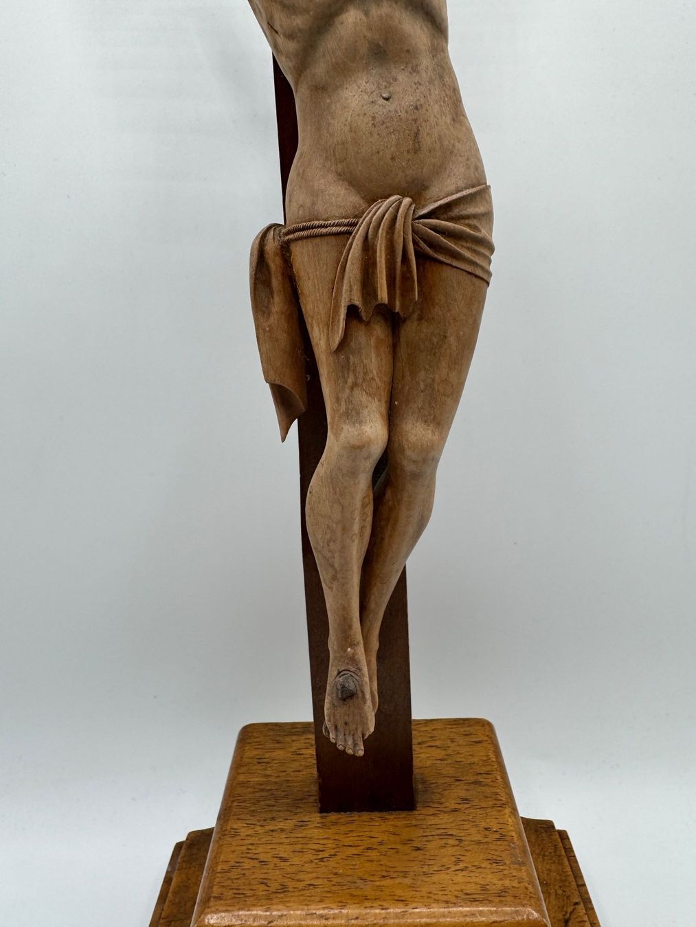 Statuette: Holz-Kruzifix mit Jesus Figur – Usato da Sachseln venduto da BONATI01 4