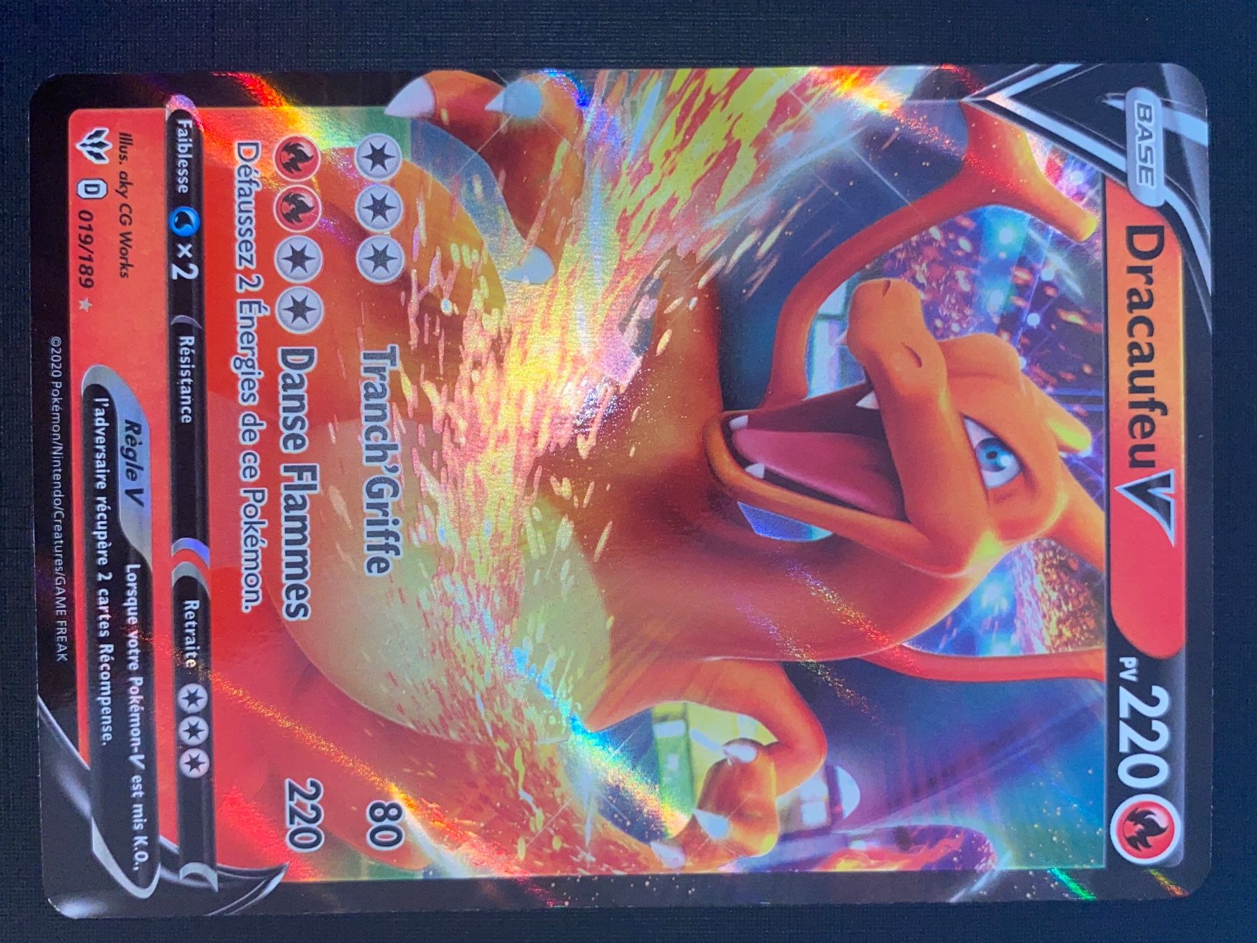 Pokémon Carte collezionabili: Charizard V 019/189 - Darkness Ablaze - FR - NM+ – Nuovo (secondo la descrizione) da Yverdon-les-Bains venduto da Prismea 1