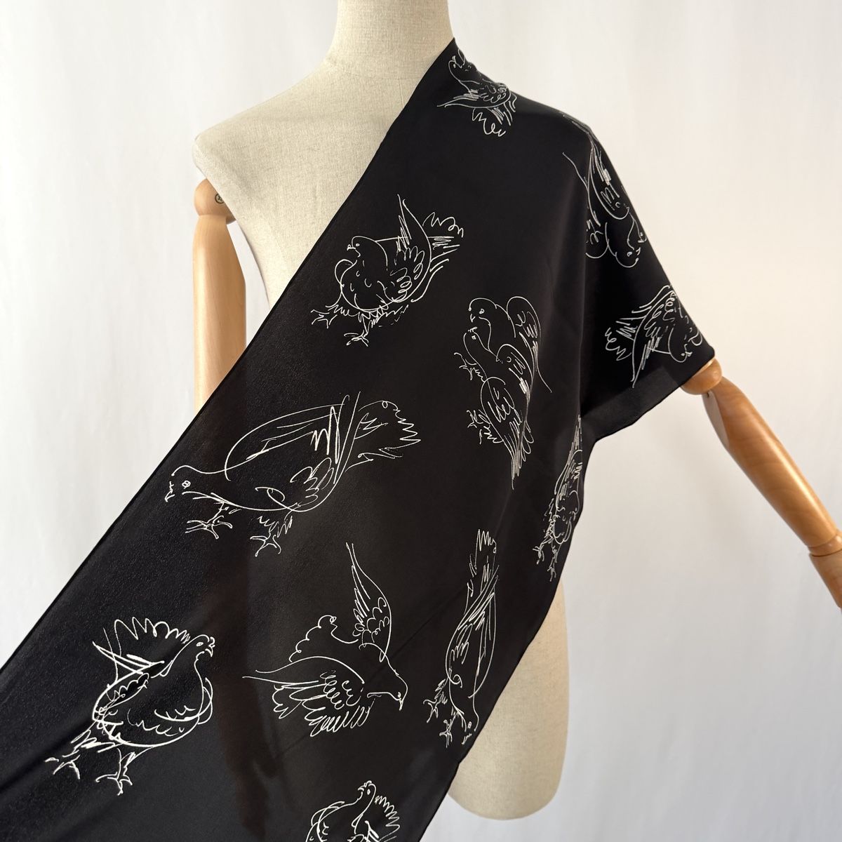 Foulard & Sciarpe: PATRICK STOFFEL Vintage Silk Scarf – Nuovo (secondo la descrizione) da Emmen venduto da Avviivva_Com2023