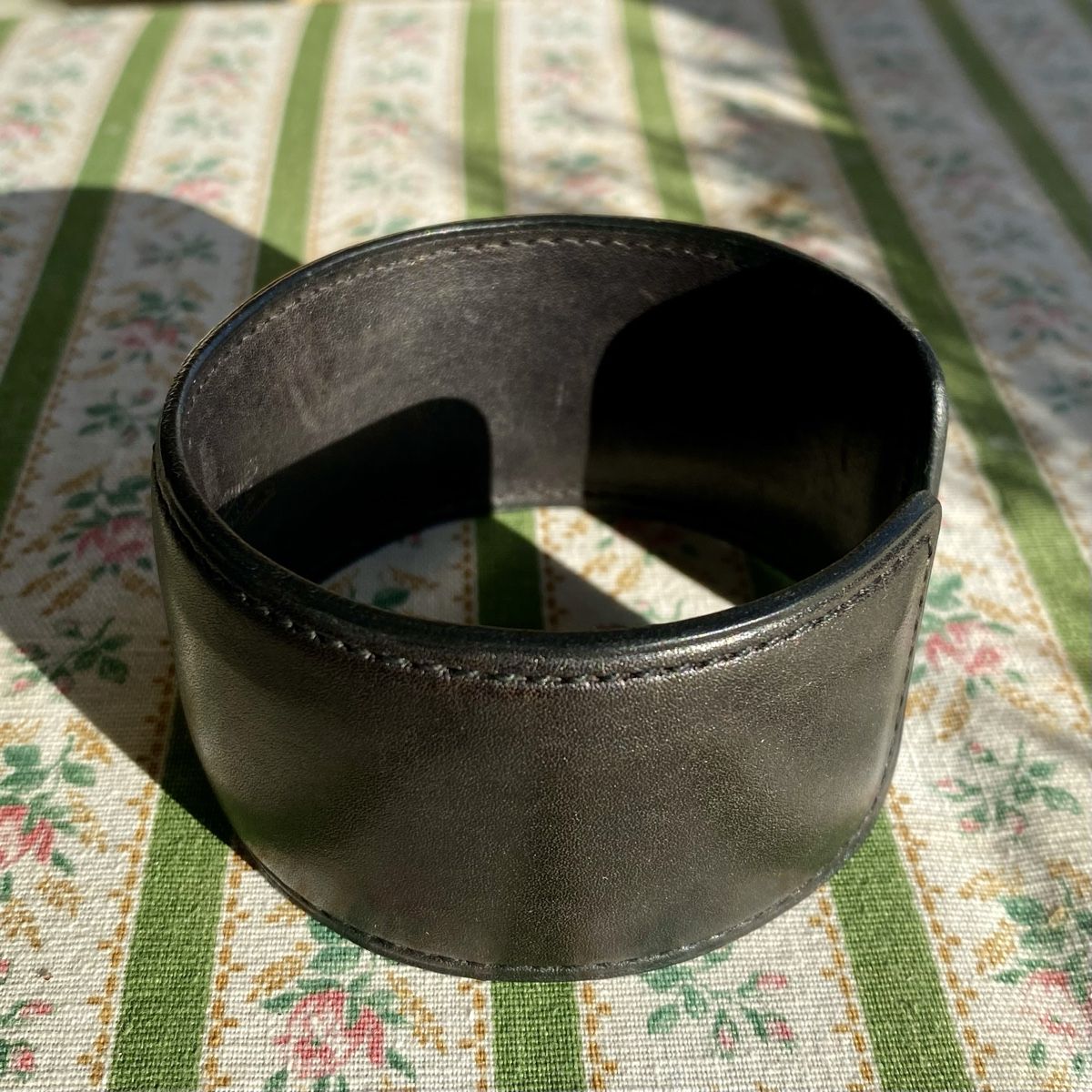 Hermès Bracciali & Braccialetti: Bracelet Hermes Jonc Medor en cuir – Usato da Genève venduto da MonCheriBibi 4