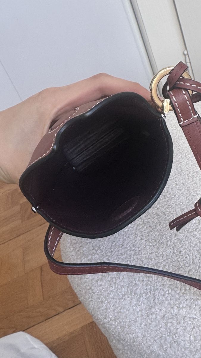 Loewe Borse da donna: Loewe Pocket crossbody bag – Usato da Genève venduto da val_5jbf 4