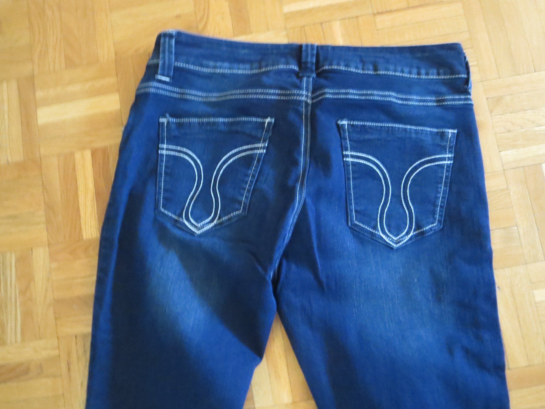 Jeans: Dunkle Damen Jeans /Grösse 42 – Usato da Wallisellen venduto da Arvenstube 4